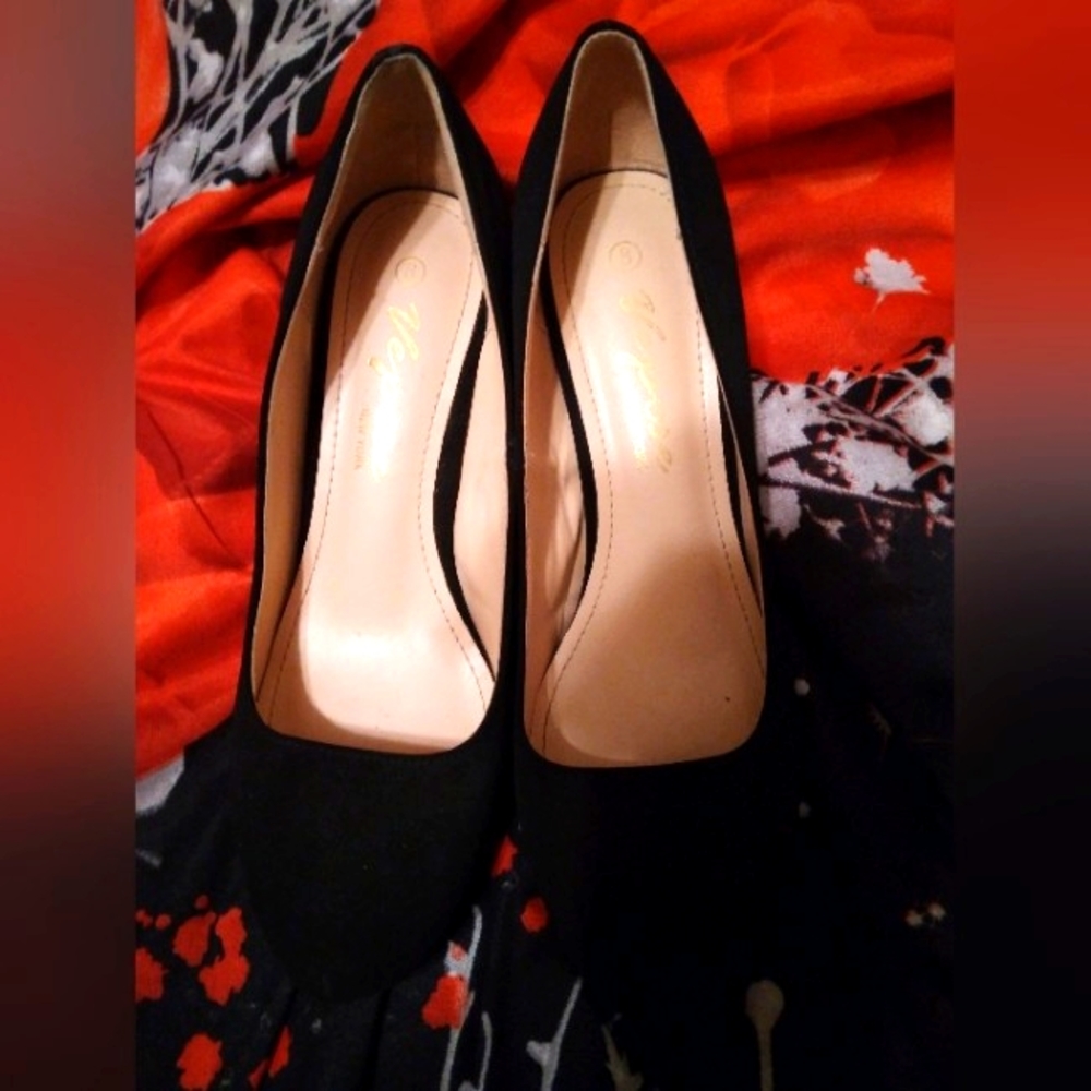 Vepose black heels